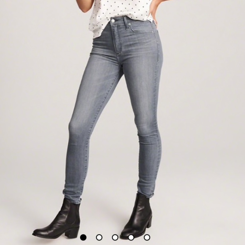 A&F SUPER SKINNY HIGH WAIST DENIM